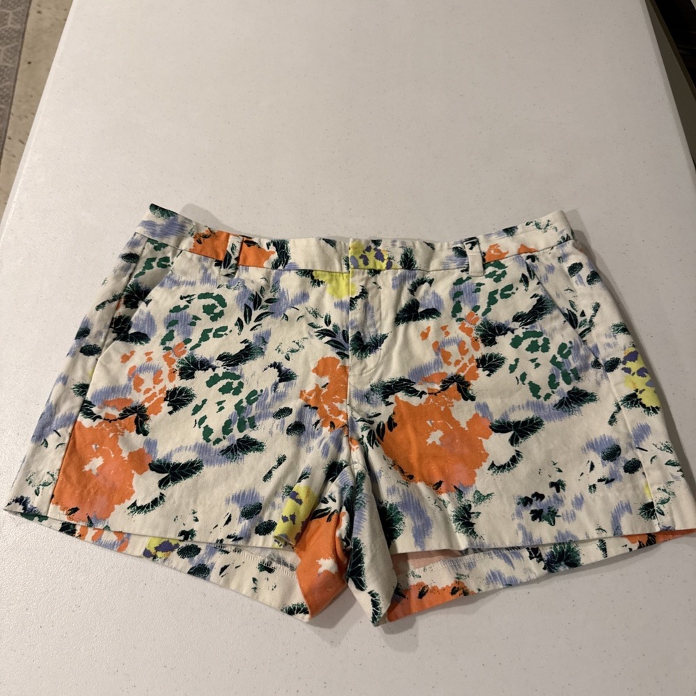 Gap Shorts Women's Size 10 Chinos 100% Cotton White Floral Tropical